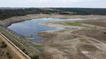 35 yıldır tarım arazisinin sulandığı gölet, kuruma noktasına geldi