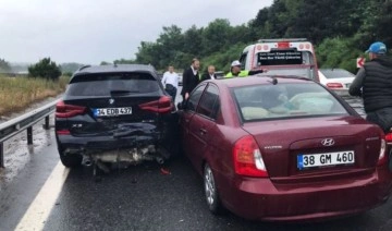 5 ayrı kazada 14 araç birbirine girdi: 6 yaralı