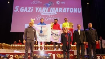 5. Gazi Yarı Maratonu'nun ödülleri sahiplerini buldu