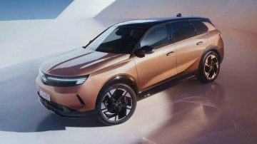700 km menzilli elektrikli SUV: Yeni Opel Grandland Elektrik tanıtıldı!
