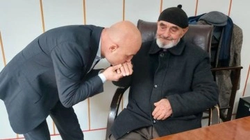 84 yaşındaki Remzi dede kefen parasını depremzedeler için bağışladı