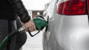 AB yeni benzinli ve dizel otomobilleri 2035'te yasaklıyor