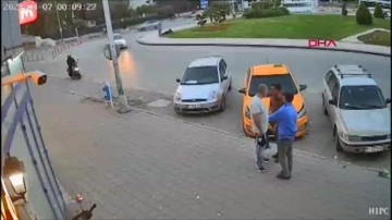 Adana'da 'yan baktın' kavgası kamerada! Tekme tokat böyle saldırdılar