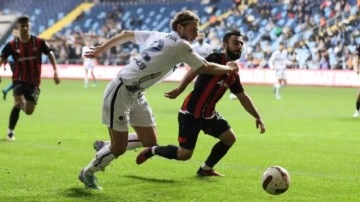 Adana Demirspor penaltılarla kupaya veda etti