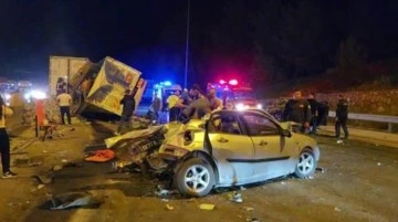 Adana'da zincirleme kaza! 12 araç birbirine girdi, ölü ve yaralılar var