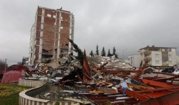 Adıyaman Besni Akınspor tesisleri çöktü, futbolcular altında kaldı