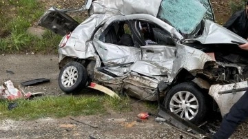Adıyaman'da feci kaza. Kamyonla otomobil çarpıştı. 2 kişi hayatını kaybetti
