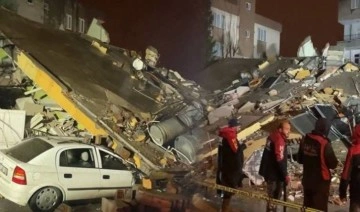 Adıyaman'da çöken ağır hasarlı 5 katlı binada arama kurtarma çalışmaları başlatıldı
