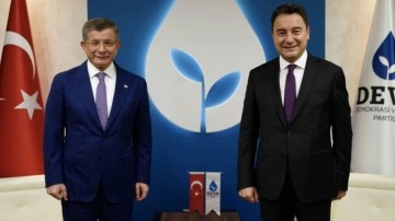 Ahmet Davutoğlu Meclis'te 'Hüllü Partisi' kurmayı Önerdi! DEVA ve Saadet karşı çıktı
