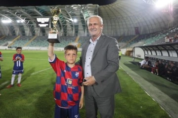 Akhisar Belediyesi'nin 'Çağlak Festivali', Futbol Turnuvasıyla Sona Erdi