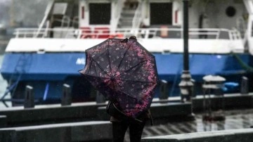 AKOM'dan İstanbul'a şiddetli yağış ve fırtına uyarısı