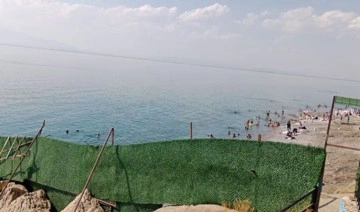 AKP Genel Başkan Yardımcısı Mehmet Özhaseki, Van'da harem selamlık plajın açılışını yaptı