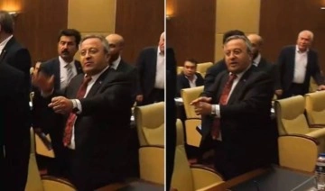 AKP’li Metin Akdemir'in el hareketi tepki çekti