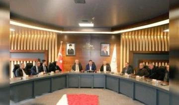 AKP'li vekiller Bingöl İl Özel İdaresi'nin binasında toplantı yaptı