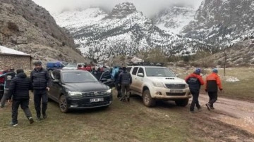Aladağlar’da facia: Turistlerle dağ kayağı yapan rehber feci şekilde can verdi