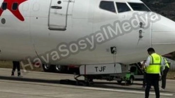 Alanya Havalimanı'na İniş Yapan Uçağın Ön Lastiği Patladı