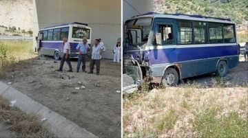 Amasya'da minibüs ve otomobil çarpıştı: 1'i bebek, 2'si çocuk 21 yaralı