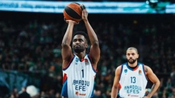 Anadolu Efes EuroLeague'de farklı mağlup