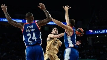 Anadolu Efes, EuroLeague'de konuk ettiği Barcelona'yı mağlup etti