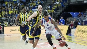 Anadolu Efes, Fenerbahçe'yi ligde devirdi