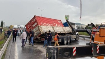 Anadolu Otoyolu'nda kaza: Trafik ulaşıma kapandı