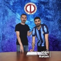 Anadolu Üniversitesi, Yiğit Kotan'ı kiraladı