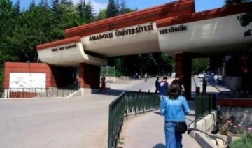Anadolu Üniversitesi’nde kadın çalışanlara etek boyu 'uyarısı'