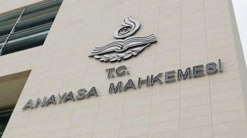 Anayasa Mahkemesi 3 siyasi partinin kapanmasına karar verdi
