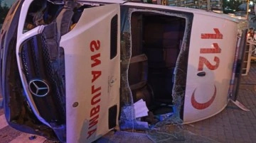 Ankara'da hasta taşıyan ambulans otomobille çarpıştı: Yaralılar var