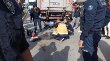 Antalya'da motosikletli gencin korkunç sonu! Karşı yönden gelen kamyonun altında kaldı