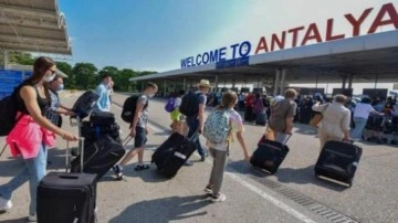 Antalya'dan salgın sonrası günlük yabancı turist rekoru