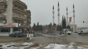 Antalya'nın Korkuteli ilçesinde şiddetli kar yağışı başladı