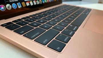 Apple, MacBook Sahiplerine 50 Milyon Dolar Ödeyecek