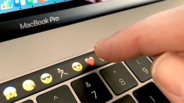Apple'ın Touch Bar'lı 2017 model MacBook Pro'su Artık Hurda - Webtekno