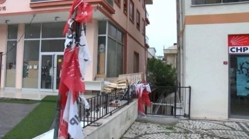 Ataşehir'deki CHP Seçim İrtibat Bürosu'na saldırıya ilişkin 6 şüpheli tutuklandı