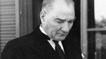 Atatürk dizisi yayından kaldırıldı! AK Parti'den tepki: Boyun eğenler utansın