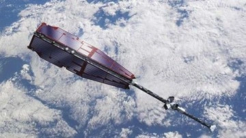 Avrupa Uzay Ajansı'na ait uydunun uzay enkazına çarpması son anda engellendi
