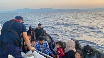 Aydın açıklarında ölüme terk edilen 62 düzensiz göçmen kurtarıldı