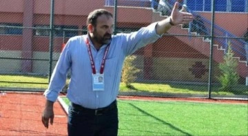 Aydın'da amatör futbol antrenörü Adalet Duman, aynı sezonda 2 takımı birden şampiyon yaptı