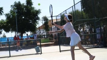 Aydın'da Analig Tenis Bölge Turnuvaları heyecanı yaşanıyor