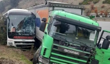 Aydın'da feci kaza! TIR yolcu otobüsüne çarptı: 4 yaralı