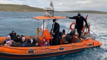 Ayvalık açıklarında 27 düzensiz göçmen kurtarıldı