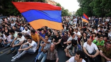 Azerbaycan açıkladı: Ermenistan halkı vatandaşlık için başvuru yapıyor