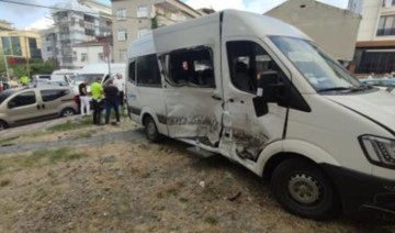 Bağcılar'da iki minibüs çarpıştı: 5 yaralı