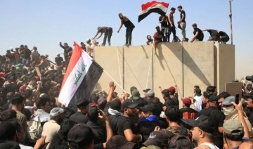 Bağdat'ta sokağa çıkma yasağı ilan edilmişti, Sadr destekçileri Cumhurbaşkanlığı Sarayı'na