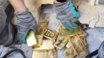 Bakan Ali Yerlikaya, Van'da 88 kilogram kaçak külçe altın ele geçirildiğini duyurdu