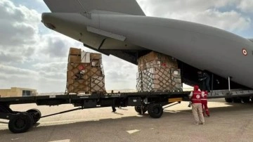 Bakan Koca duyurdu: Türkiye'den Gazze'ye 4 uçak dolusu yardım malzemesi