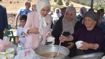 Bakan Mahinur Özdemir Göktaş köyüne gitti! Vatandaş gözyaşlarını tutamadı