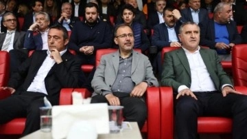 Bakan Osman Aşkın Bak, Fenerbahçe’yi tebrik etti