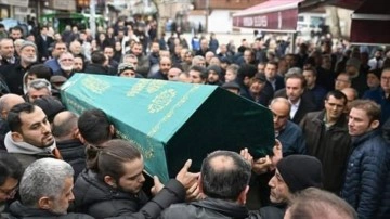 Bakırköy'de tırın altında kalarak hayatını kaybeden 4 kişi son yolculuğuna uğurlandı